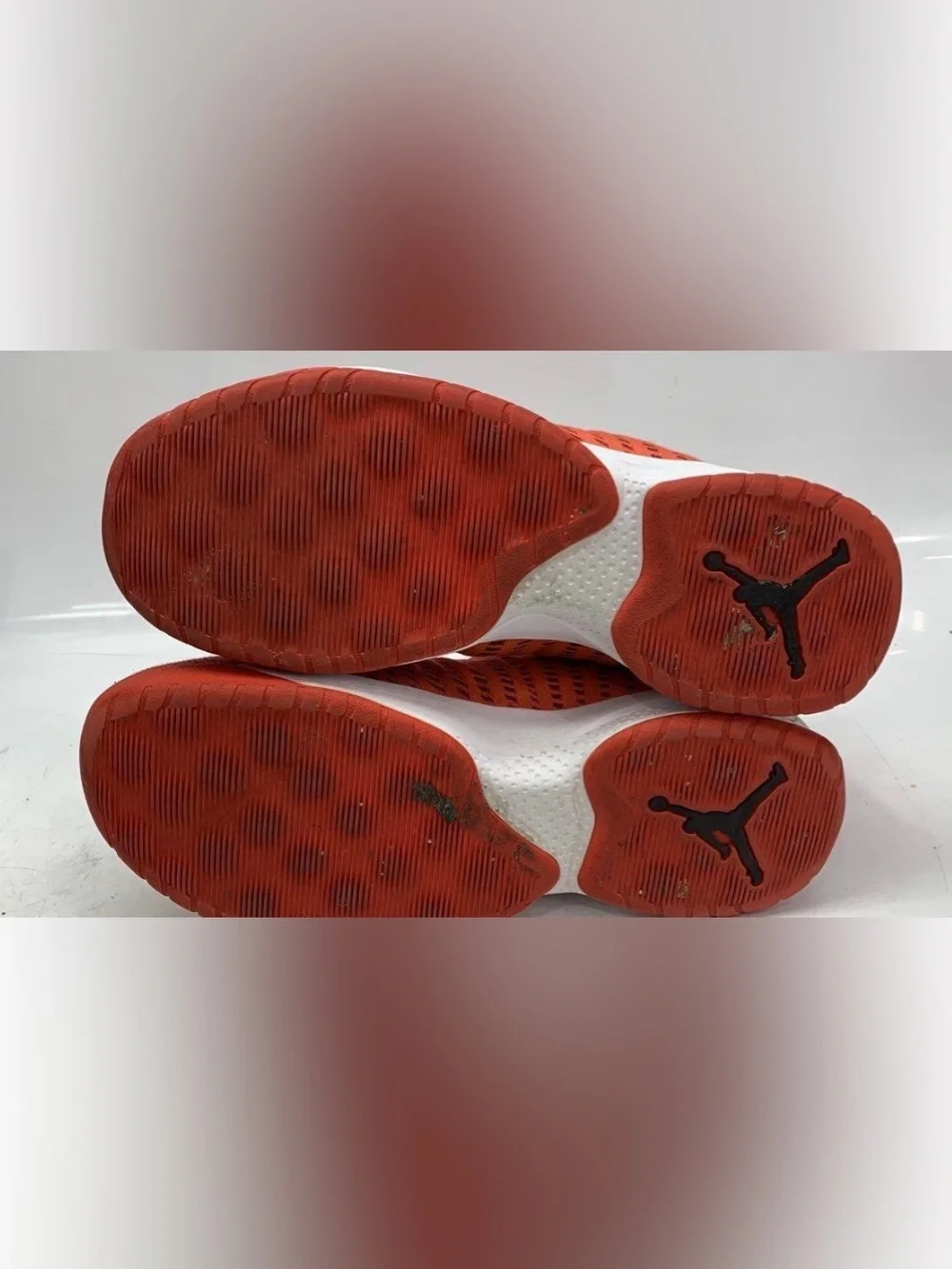 Jordan Reveal Low Sneakers – Men’s Size 9.5 – Burnt Orange / Infrared 23
